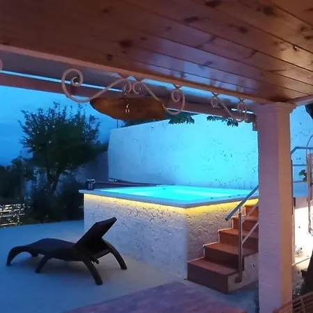 Apartment Wooden Summer House