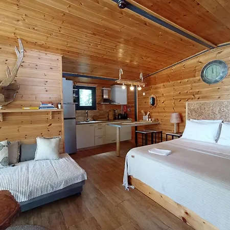 Wooden Summer House Апартаменты Mantouki