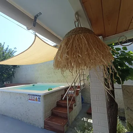 شقة Wooden Summer House Mantouki